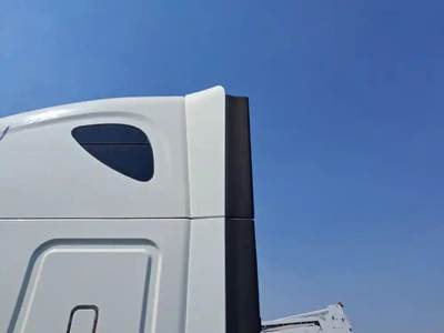 Freightliner Cascadia 125 Left Fairing