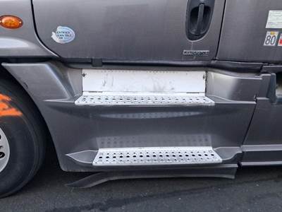 Freightliner Cascadia 125 Left Fairing for a Freightliner CASCADIA