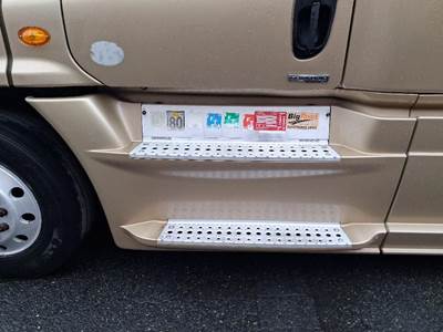 Freightliner Cascadia 125 Left Fairing for a Freightliner CASCADIA