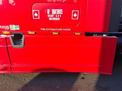 Freightliner Cascadia 125 Left Fairing for a Freightliner CASCADIA