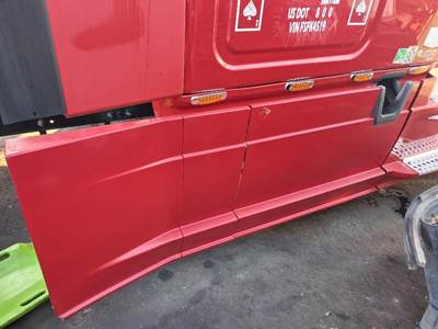 Freightliner Cascadia 125 Right Fairing for a Freightliner CASCADIA