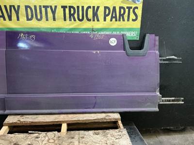 Freightliner Cascadia 125 Right Fairing