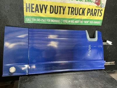 Freightliner Cascadia 125 Right Fairing