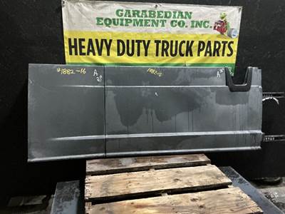 Freightliner Cascadia 125 Right Fairing