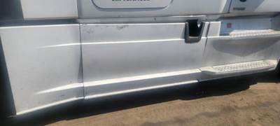 Freightliner Cascadia 125 Right Fairing