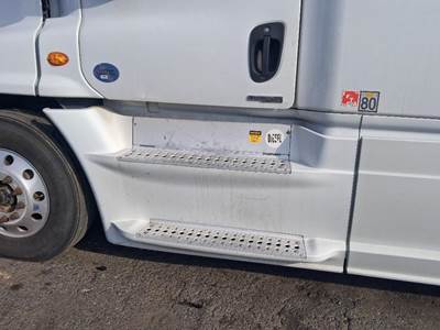 Freightliner Cascadia 125 Left Fairing for a Freightliner CASCADIA