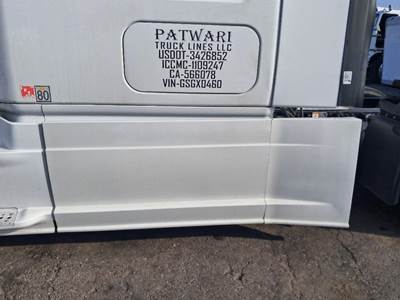 Freightliner Cascadia 125 Left Fairing for a Freightliner CASCADIA