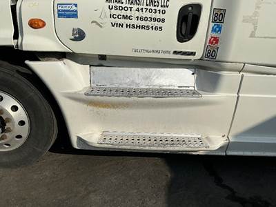 Freightliner Cascadia 125 Fairing for a Freightliner CASCADIA