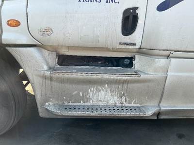 Freightliner Cascadia 125 Fairing for a Freightliner CASCADIA