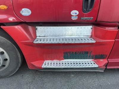 Freightliner Cascadia 125 Left Fairing for a Freightliner CASCADIA