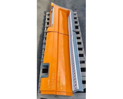 Freightliner Cascadia 125 Left Fairing