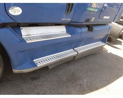 Freightliner Cascadia 125 Left Fairing