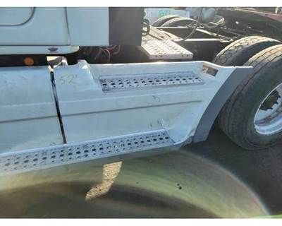 Freightliner Cascadia 125 Left Fairing