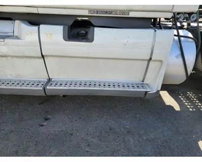 Freightliner Cascadia 125 Left Fairing