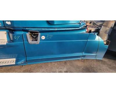 Freightliner Cascadia 125 Left Fairing