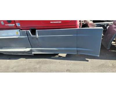 Freightliner Cascadia 125 Left Fairing