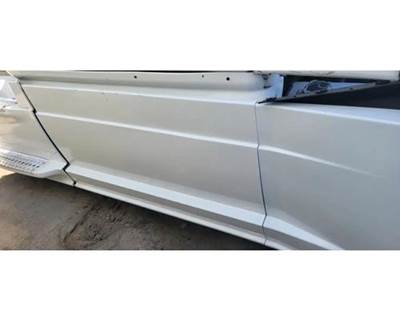 Freightliner Cascadia 125 Left Fairing