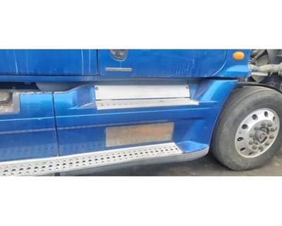 Freightliner Cascadia 125 Right Fairing