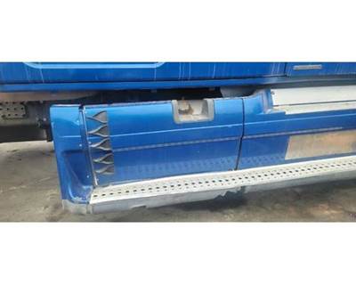 Freightliner Cascadia 125 Right Fairing