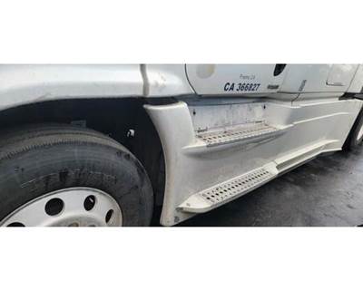 Freightliner Cascadia 125 Left Fairing