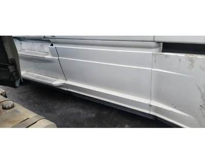 Freightliner Cascadia 125 Left Fairing