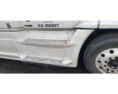 Freightliner Cascadia 125 Right Fairing