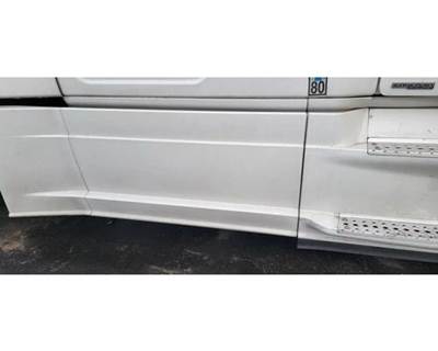 Freightliner Cascadia 125 Right Fairing