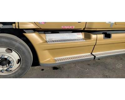 Freightliner Cascadia 125 Left Fairing