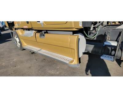 Freightliner Cascadia 125 Left Fairing