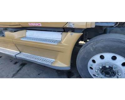 Freightliner Cascadia 125 Right Fairing