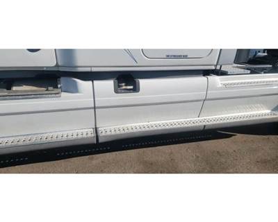 Freightliner Cascadia 125 Left Fairing