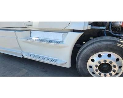 Freightliner Cascadia 125 Left Fairing