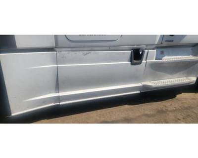 Freightliner Cascadia 125 Right Fairing