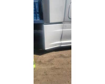 Freightliner Cascadia 125 Right Fairing