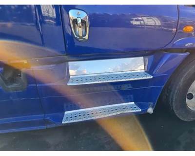 Freightliner Cascadia 125 Right Fairing