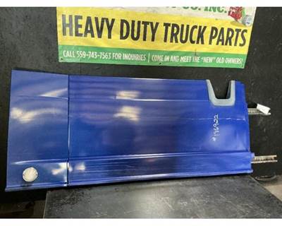 Freightliner Cascadia 125 Right Fairing