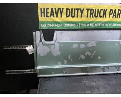 Freightliner Cascadia 125 Left Fairing