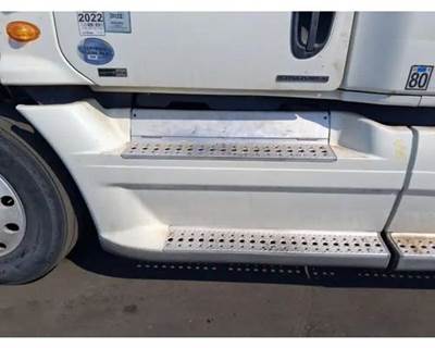 Freightliner Cascadia 125 Left Fairing