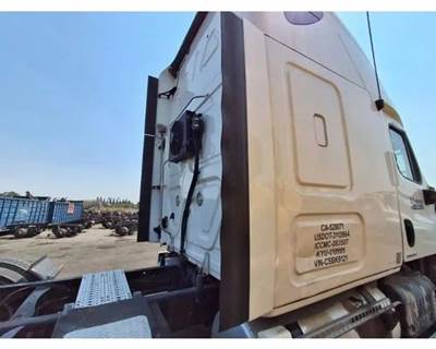 Freightliner Cascadia 125 Fairing