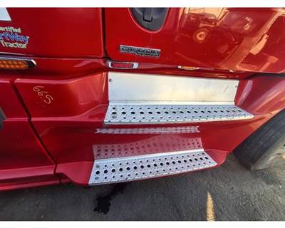 Freightliner Cascadia 125 Right Fairing