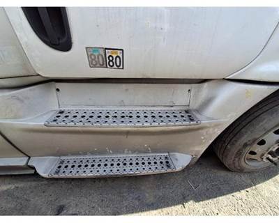 Freightliner Left Fairing for a Freightliner Cascadia 125