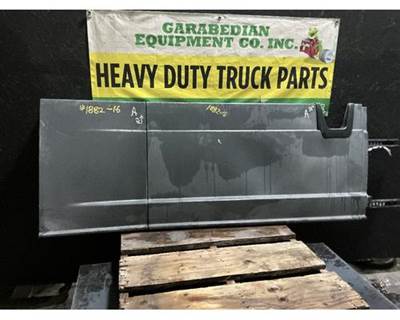 Freightliner Cascadia 125 Right Fairing