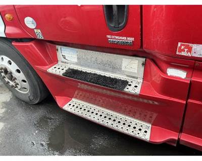 Freightliner Cascadia 125 Left Fairing for a Freightliner CASCADIA