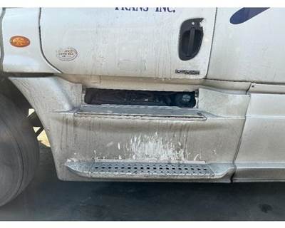 Freightliner Cascadia 125 Fairing for a Freightliner CASCADIA