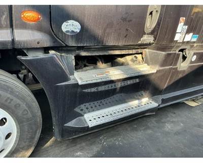Freightliner Cascadia 125 Left Fairing for a Freightliner CASCADIA