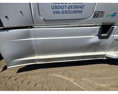 Freightliner Cascadia 125 Right Fairing