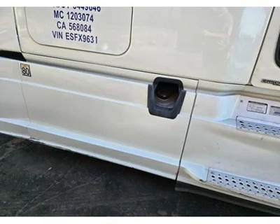 Freightliner Cascadia 125 Right Fairing