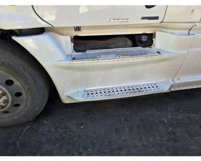 Freightliner Cascadia 125 Left Fairing