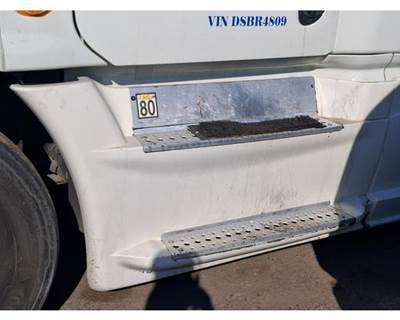Freightliner Cascadia 125 Left Fairing