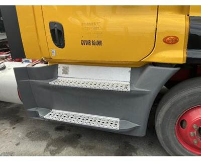 Freightliner Cascadia 125 Right Fairing for a Freightliner CASCADIA